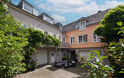 Das Gebäude in dem sich die Ferienwohnung befindet