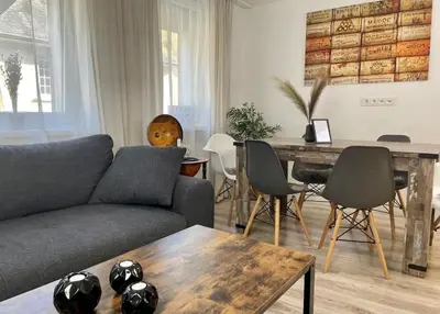 Ein Sitzbereich in der Unterkunft Charmantes Haus mit Terrasse