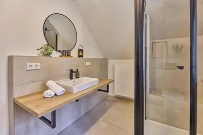 Ein Badezimmer in der Unterkunft Neu!!! Moselbleibe Altes Forsthaus