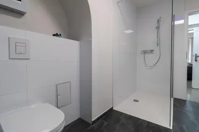 Ein Badezimmer in der Unterkunft Fewomo, Moselzeit Apartment, Stilvolle Fewo für Genießer nähe Schloss