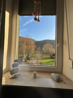 Ein allgemeiner Bergblick oder ein Berglick von der Ferienwohnung aus
