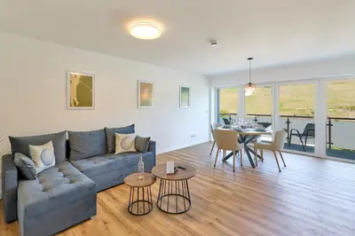 Ein Sitzbereich in der Unterkunft ZoHe Apartments Bernkastel-Kues