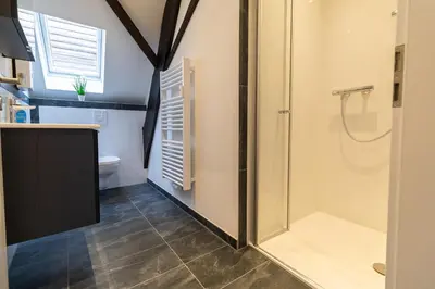 Ein Badezimmer in der Unterkunft Fewomo, Historisches Moselflair Apartment, 6 Personen, Stilvoll & Komfortabel für deinen Urlaub