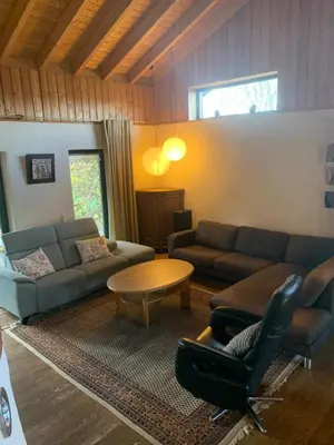 Ein Sitzbereich in der Unterkunft Ferienhaus Forsthaus am Feuerbach
