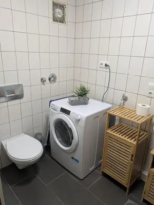 Ein Badezimmer in der Unterkunft FeWo Innenstadt mit Parkplatz in 200m Entfernung bis 4 Personen, 80m bis Markplatz
