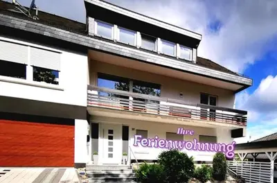 Das Gebäude in dem sich die Ferienwohnung befindet