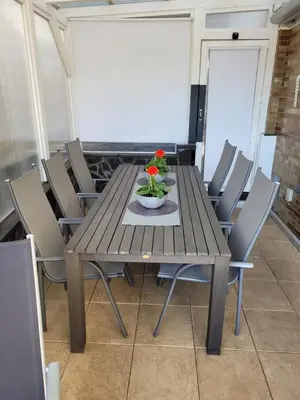 Ein Sitzbereich in der Unterkunft Ferienwohnung Burg- und Moselblick