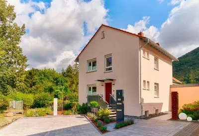 Das Gebäude in dem sich die Ferienwohnung befindet