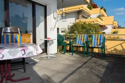 Ein Balkon oder eine Terrasse in der Unterkunft Ferienwohnung direkt am Rhein in Neuwied bei Koblenz