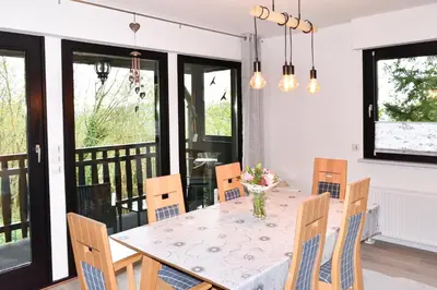 Ein Balkon oder eine Terrasse in der Unterkunft Ferienwohnung Soonwaldblick