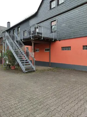 Das Gebäude in dem sich die Ferienwohnung befindet
