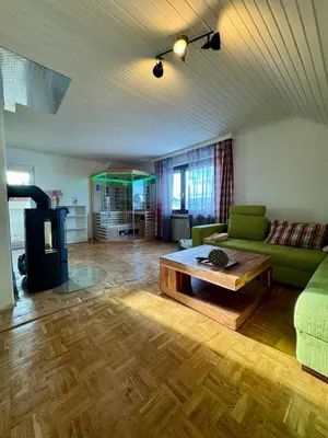 Ein Sitzbereich in der Unterkunft Eifelsuiten - Family & Pet Retreat