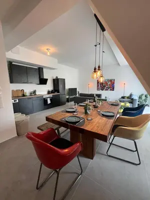 Küche/Küchenzeile in der Unterkunft Design am Rhein I Zentral I 2BR I Aufzug I Dachterrasse I Parken I helloYOU apartments x BRIGHT Collection