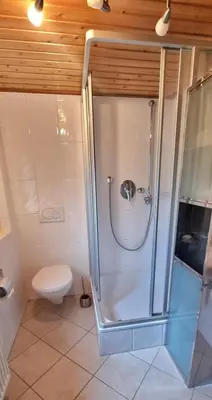 Ein Badezimmer in der Unterkunft Landhaus Sauerburgblick