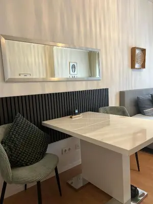 Ein Sitzbereich in der Unterkunft City Apartment Nähe Uni mit Parkplatz