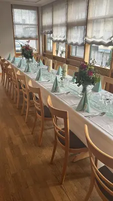 Ein Restaurant oder anderes Speiselokal in der Unterkunft Hotel-Restaurant Jägerhof