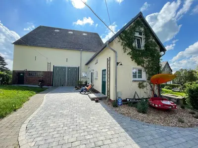 Das Gebäude in dem sich die Ferienwohnung befindet