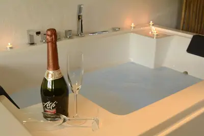 Getränke in der Unterkunft Wellness-Ferienwohnung-EifelErnstbergblick 1