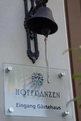 Ein Zertifikat, Auszeichnung, Logo oder anderes Dokument, das in der Unterkunft Gästehaus Classisches Weingut Hoffranzen ausgestellt ist