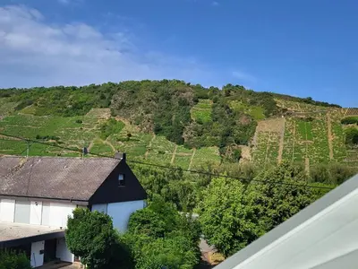 Ein allgemeiner Bergblick oder ein Berglick von der Ferienwohnung aus