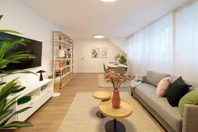 Ein Sitzbereich in der Unterkunft BG Living & Hosting - Hochwertige Ferienwohnung im Zentrum von Wittlich - 3 Gäste, WLAN & Waschmaschine
