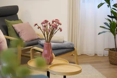 Ein Sitzbereich in der Unterkunft BG Living & Hosting - Hochwertige Ferienwohnung im Zentrum von Wittlich - 3 Gäste, WLAN & Waschmaschine