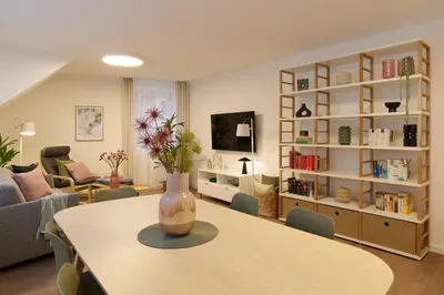 Ein Sitzbereich in der Unterkunft BG Living & Hosting - Hochwertige Ferienwohnung im Zentrum von Wittlich - 3 Gäste, WLAN & Waschmaschine