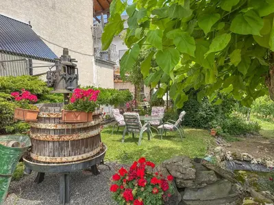 Ein Garten an der Unterkunft Weingut HermesLex