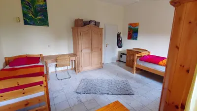 Ein Bett oder Betten in einem Zimmer der Unterkunft Ruhiges Ferienhaus in sonniger Lage