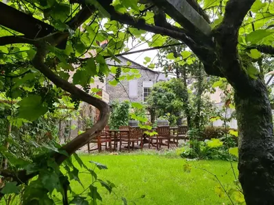 Ein Garten an der Unterkunft Idar-Oberstein Apartment FeWo 2 ZKB 4 Personen