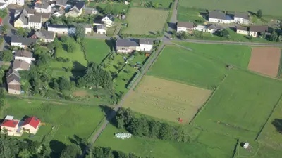 Blick auf Ferienwohnung am Ernstberg aus der Vogelperspektive
