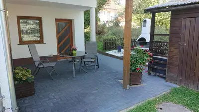 Ein Garten an der Unterkunft Gästehaus Ballmann 2
