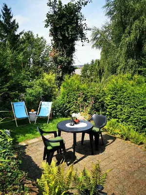 Ein Garten an der Unterkunft Ferienwohnung Kisselbach