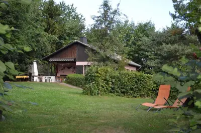 Ein Garten an der Unterkunft Haus Waldfrieden OG