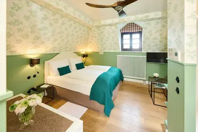 Ein Bett oder Betten in einem Zimmer der Unterkunft Burg Reichenstein