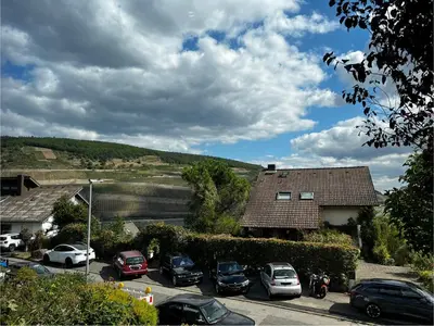 Ein allgemeiner Bergblick oder ein Berglick von der Ferienwohnung aus