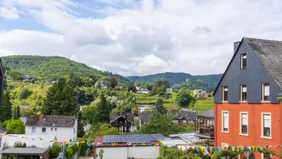 Ein allgemeiner Bergblick oder ein Berglick von der Ferienwohnung aus