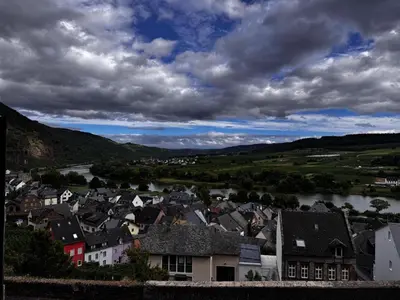 Ein allgemeiner Bergblick oder ein Berglick von der Ferienwohnung aus