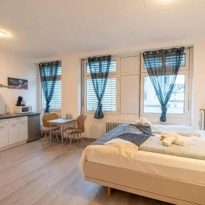 Modernes Studio Koblenz mit Küche