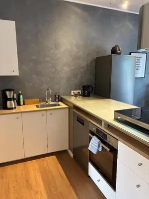 Küche/Küchenzeile in der Unterkunft HunsrückGlück Ferienhaus am Schinderhannes-Radweg