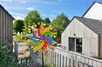 Ein Garten an der Unterkunft Alte Schule mit moderner Wohnung - Die Lesestube