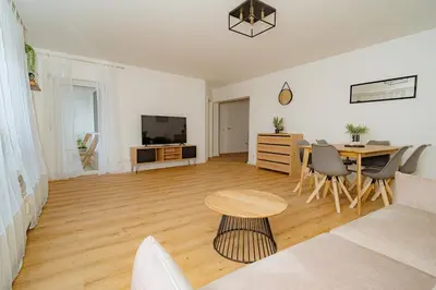 TV/Unterhaltungsangebot in der Unterkunft Schöne, zentral gelegene &renovierte Wohnung in NR