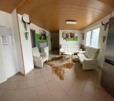 Ein Sitzbereich in der Unterkunft Gusenburg K 23 bis 10 Personen Monteur Wohnung