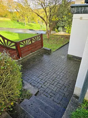 Ein Garten an der Unterkunft Ferienhäuschen in Dickesbach