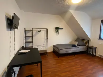TV/Unterhaltungsangebot in der Unterkunft Ruhige Dachgeschosswohnung in Nickenich