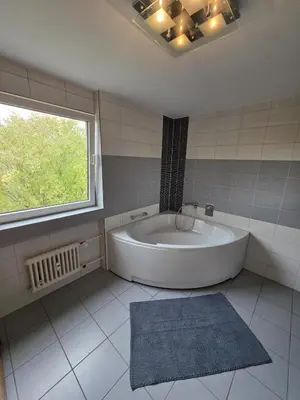 Ein Badezimmer in der Unterkunft Cozy city apartment Neuwied