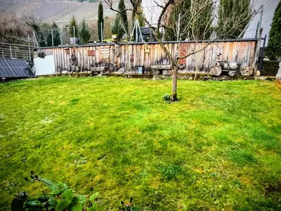 Ein Garten an der Unterkunft Movika
