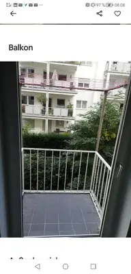 Ein Balkon oder eine Terrasse in der Unterkunft Big privat Zimmer 5 min walk from Railstation