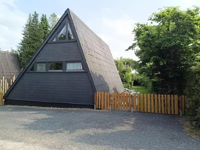 Das Gebäude in dem sich das Ferienhaus befindet