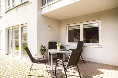 Ein Balkon oder eine Terrasse in der Unterkunft Moselzeit - Moderne Ferienwohnung mit Terrasse und Burgblick